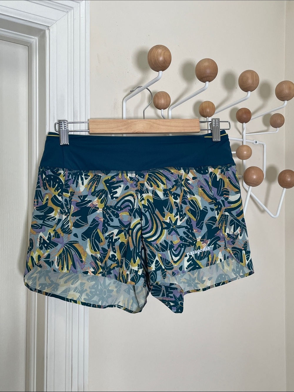 Patagonia Teal Multi-Print Athletic Shorts - Navy / Yellow - S
